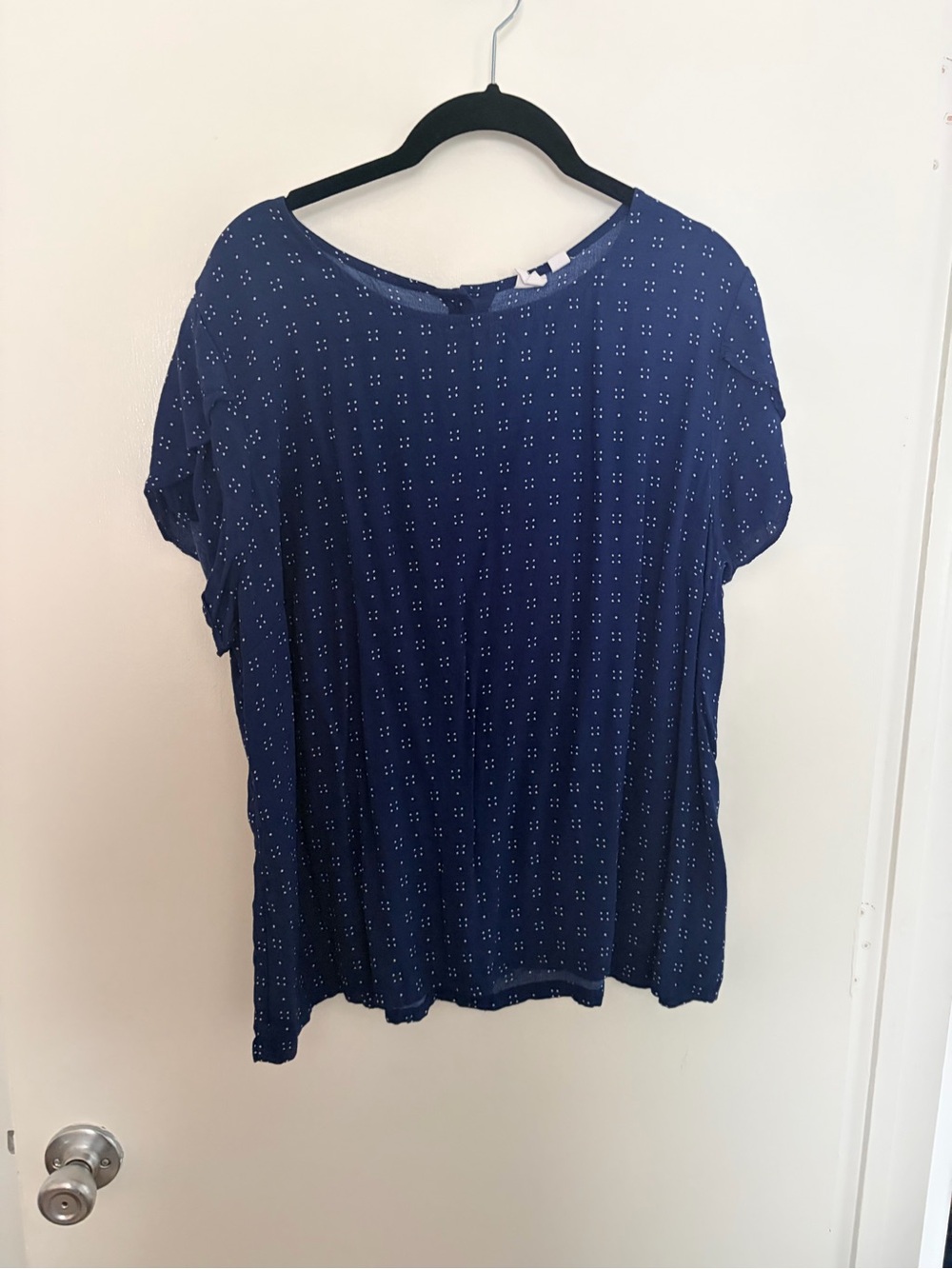 Gap XL Navy Blue White Dot Print Back Button Flowy Blouse